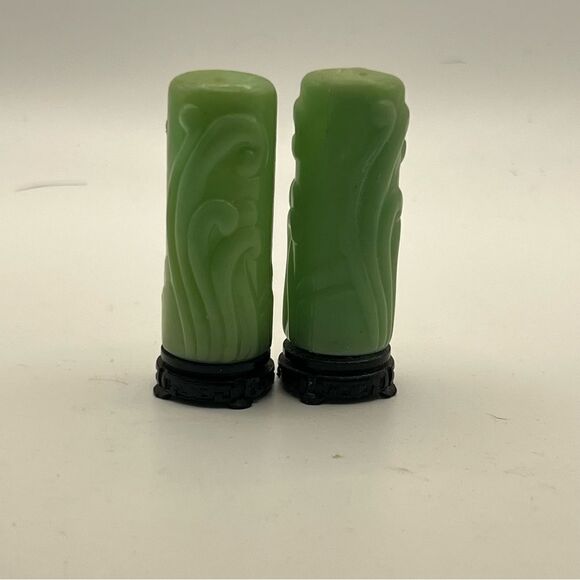 Vintage mini salt and pepper shakers set of two - Picture 9 of 12